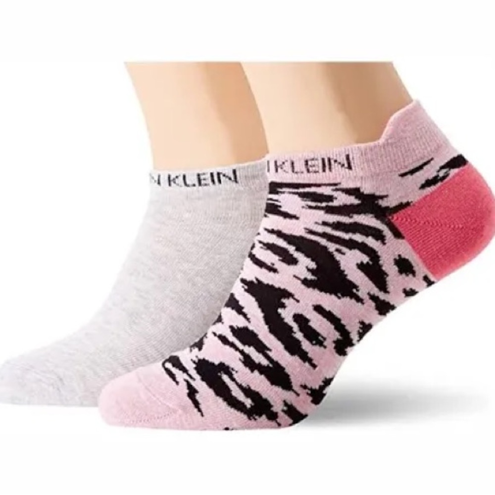 NWT Calvin Klein Leopard Back Tab no show socks